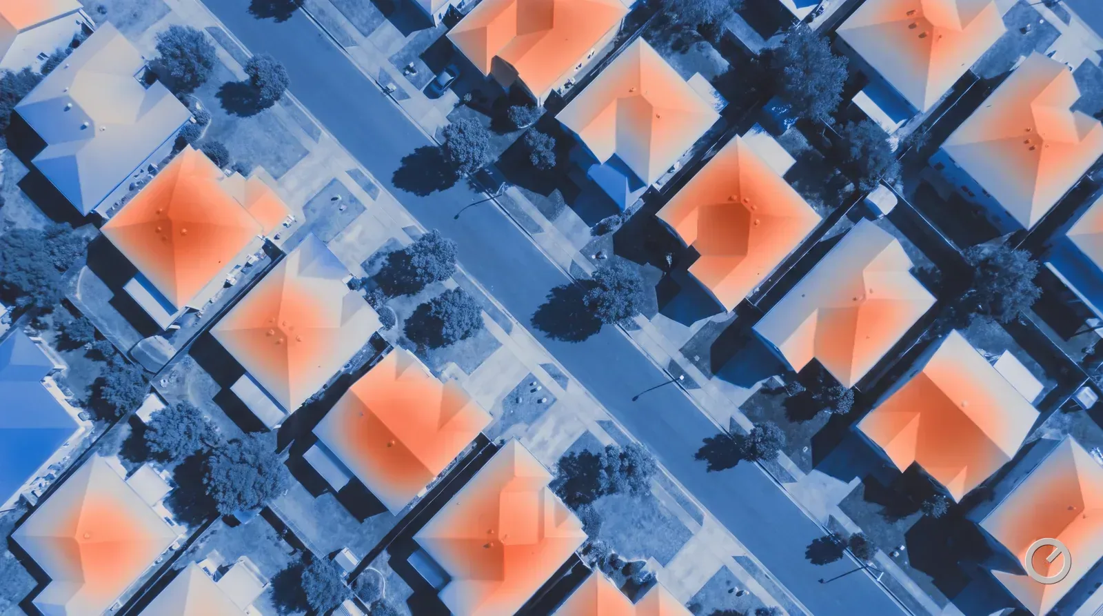 Thermal-toned aerial view of houses at different loads